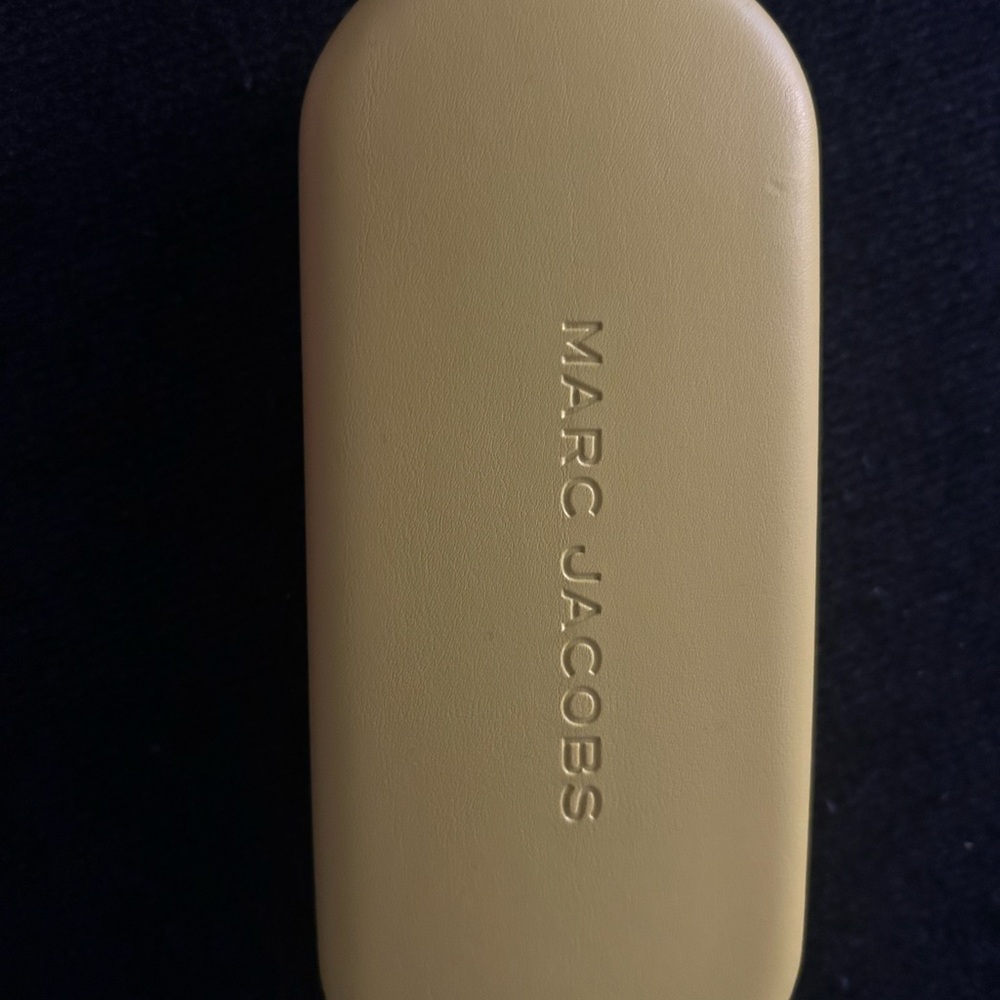 Marc Jacobs Tan Accessory Case - Picture 2 of 6